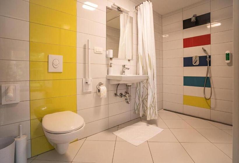 استودیو استاندارد با تراس, Accommodation Baron