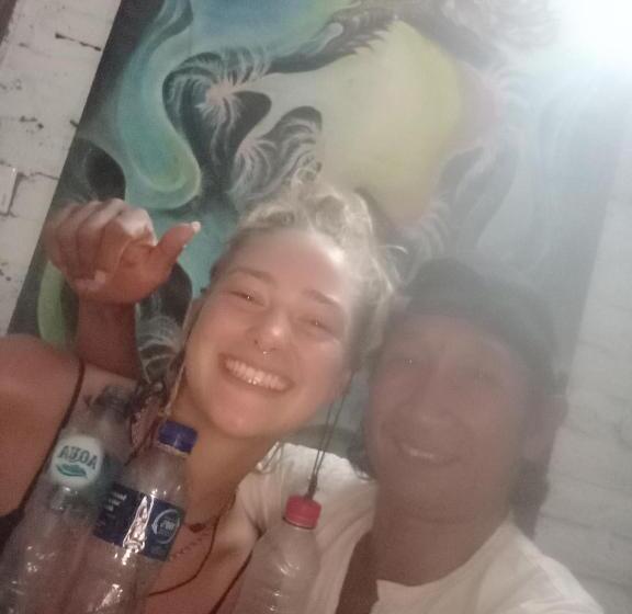 חדר אקונומי, Apollo Hostel