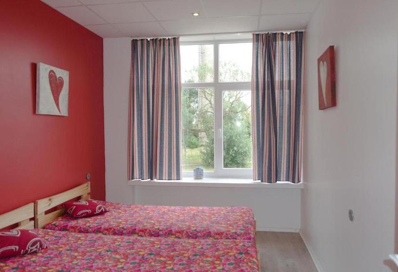 اتاق استاندارد, Nakvynė Miroslave