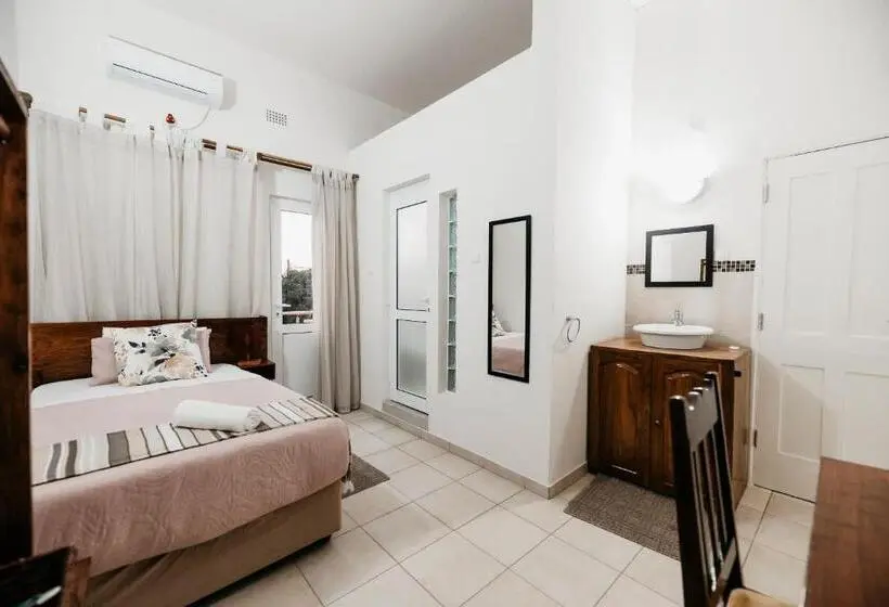 اتاق استاندارد یک تخته با بالکن, Wonna Bay Vila Lodge Catembe