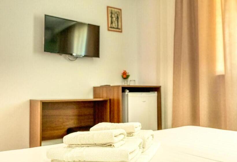 חדר אקונומי, Casa Helena