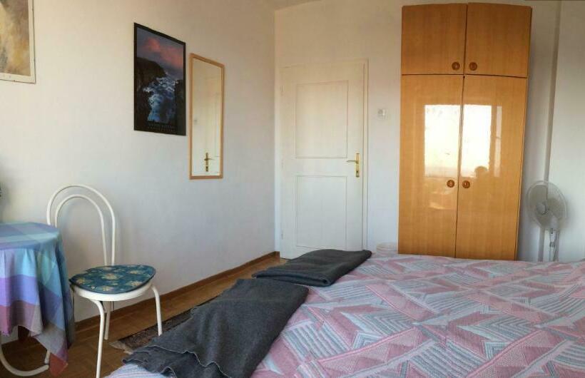 اتاق استاندارد با چشم‌انداز دریا, Rooms And Apartment Lia