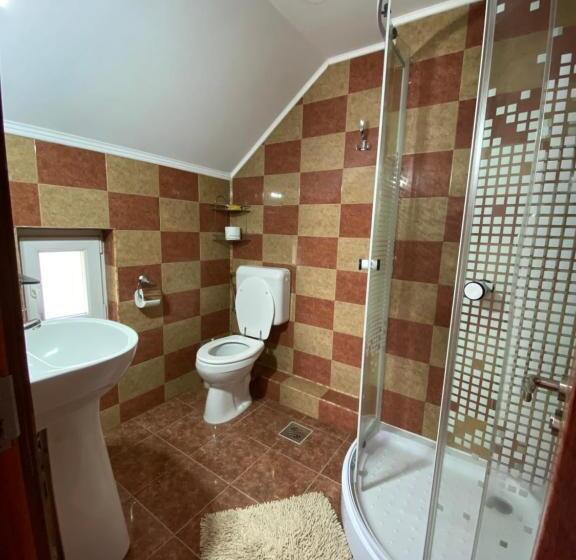 家庭间, Pensiunea Martuca