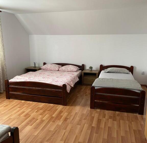 家庭间, Pensiunea Martuca