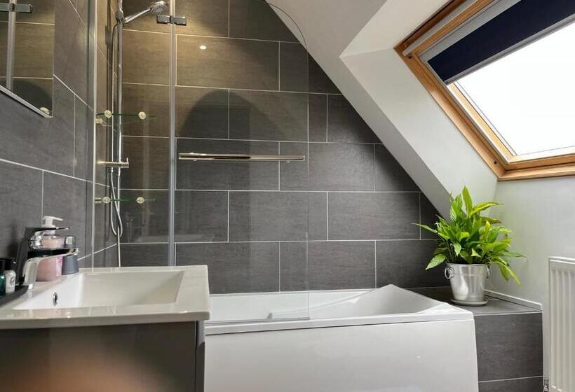 جناح عائلي, La Crepelliere