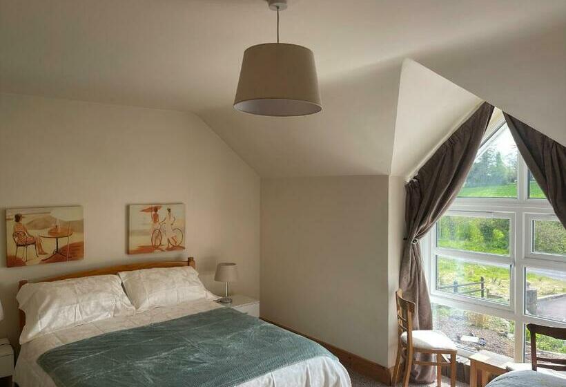 غرفة قياسية, Maghera House