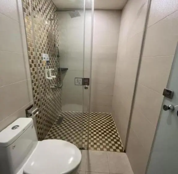 اتاق لوکس چهار تخته, Guide Hotel Taichung Ziyou