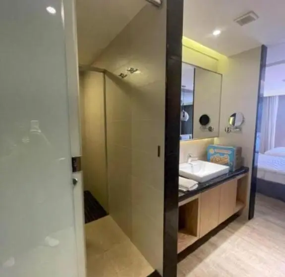 اتاق لوکس چهار تخته, Guide Hotel Taichung Ziyou