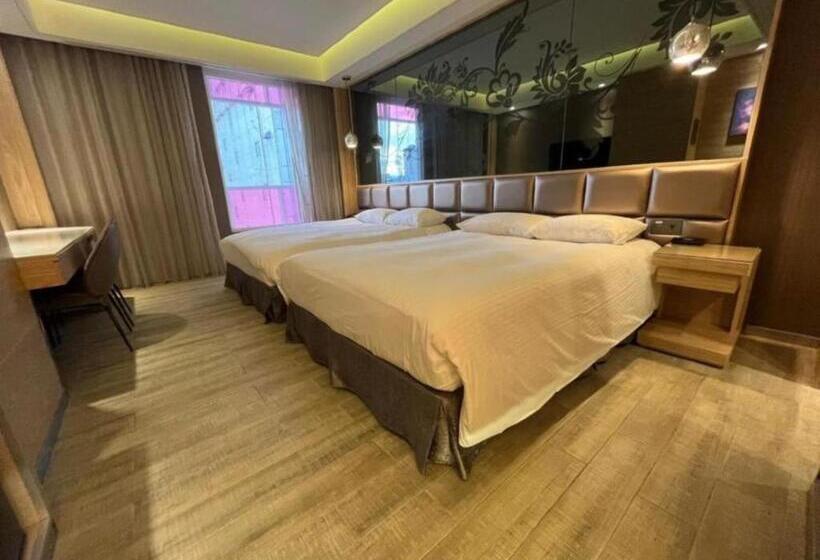 اتاق لوکس چهار تخته, Guide Hotel Taichung Ziyou