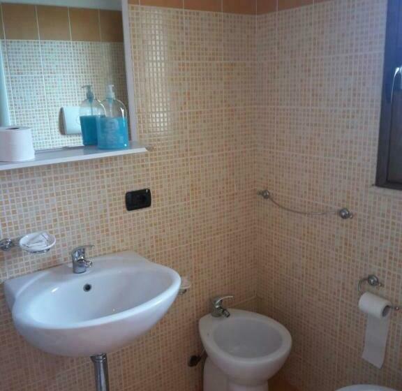 スタンダードトリプルルーム, Agriturismo L Antico Carro