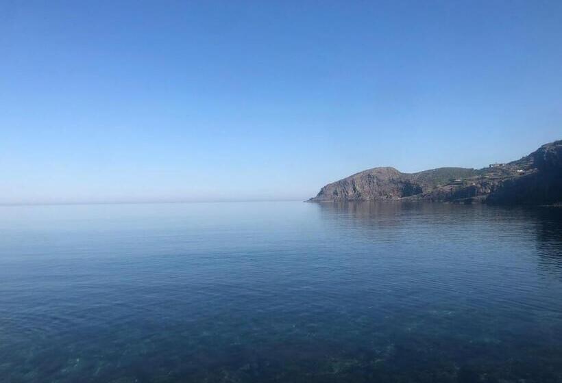 海景豪华三人间, Dammuso Levante