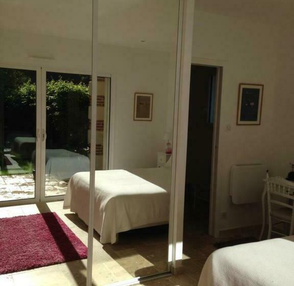 身障者適用キングサイズベッドルーム, La Chambre Colbert