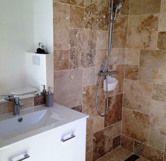 身障者適用キングサイズベッドルーム, La Chambre Colbert