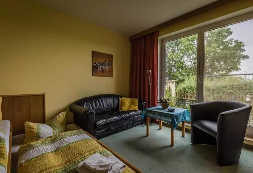 Perhehuone, Pension Am Rosarium