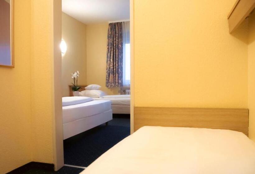 Номер Стандарт Трехместный, Friends Hotel Kerpen