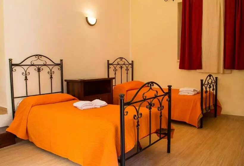 Standard Kolmen Hengen Huone, Agriturismo Fassi