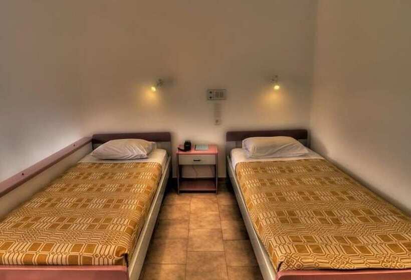 Habitació Triple Estàndard, Armonia