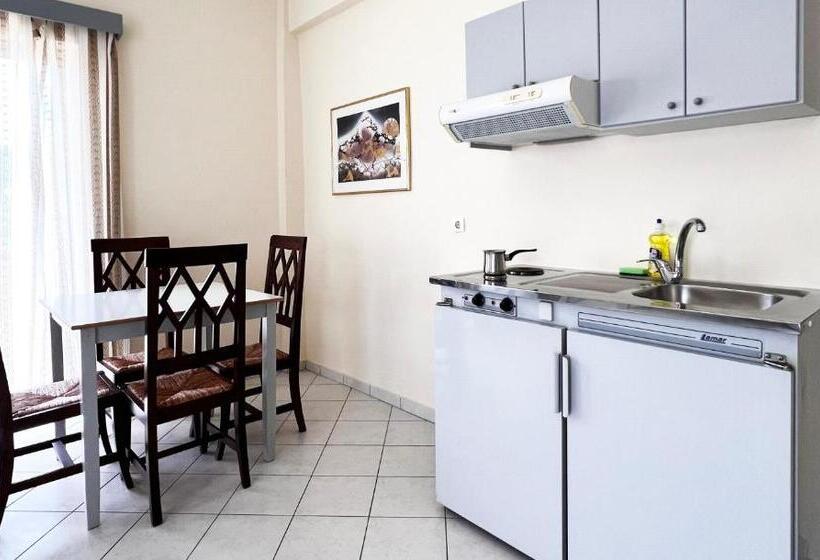 דירת שני חדרים עם מרפת, Galini Beach