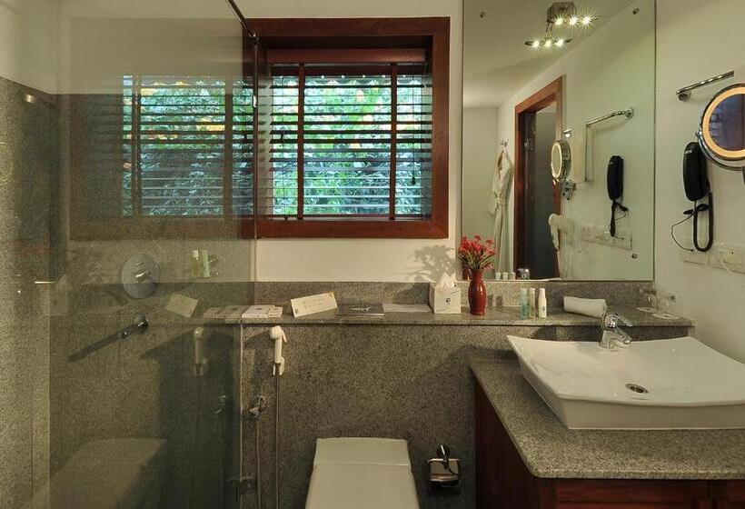 חדר דלוקס עם מרפסת נוף לים, Getaway Beach Resort Kovalam