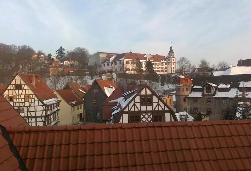 スタンダードルーム, Grünes Tor