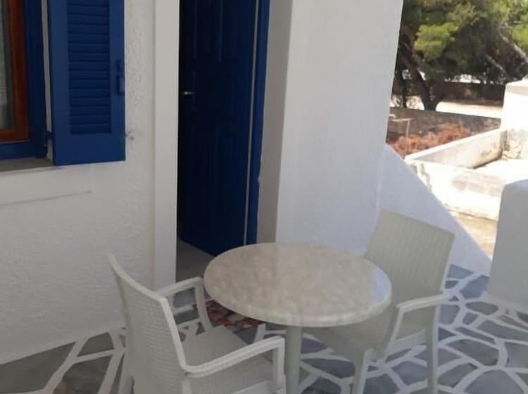 标准工作室, Holidays In Paros