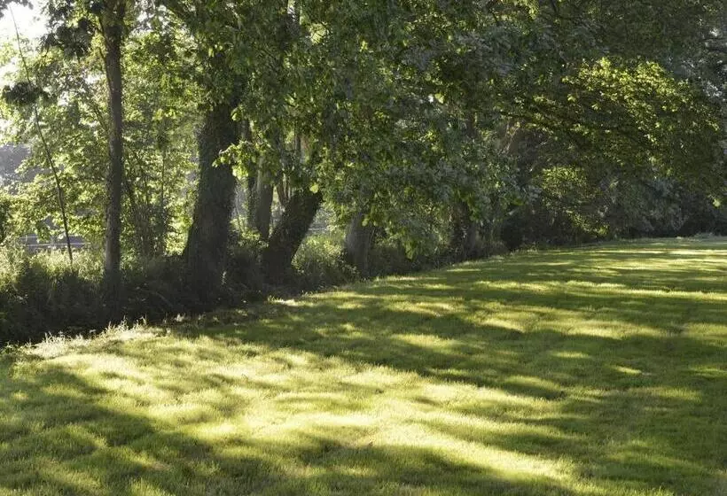 Standard-huone Puutarhanäkymä, Les Manoirs De Tourgeville