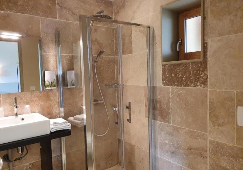 חדר קלאסי, Logis L'auberge De Larressingle