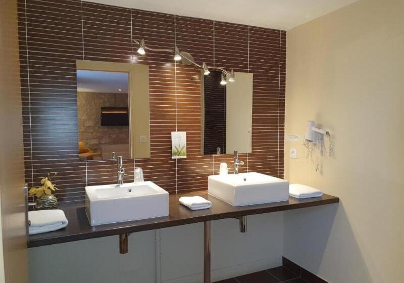 חדר משפחתי, Logis L'auberge De Larressingle