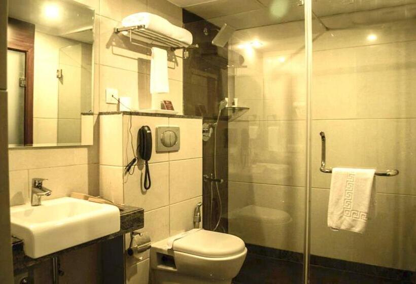 デラックスルーム, Sandy's Tower