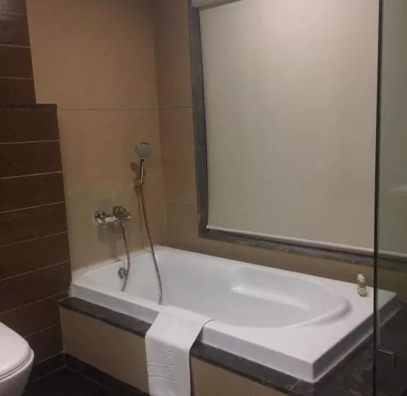 Chambre Executive, Sandy's Tower
