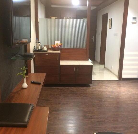 エクゼクティブルーム, Sandy's Tower