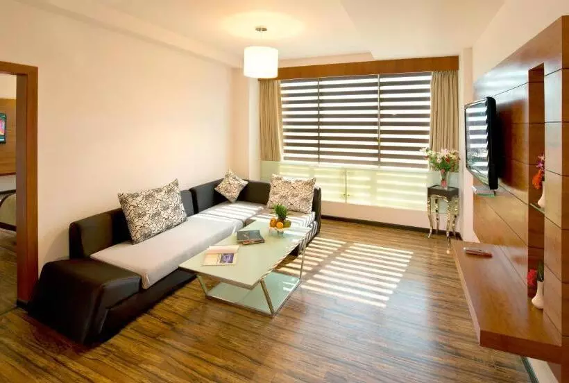 Suite Lit King, Sandy's Tower