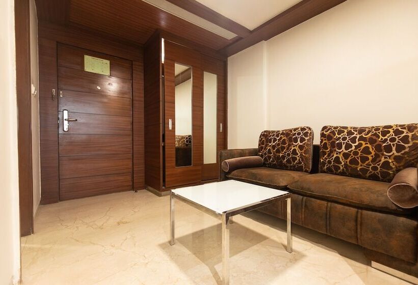 エクゼクティブルーム, Sandy's Tower