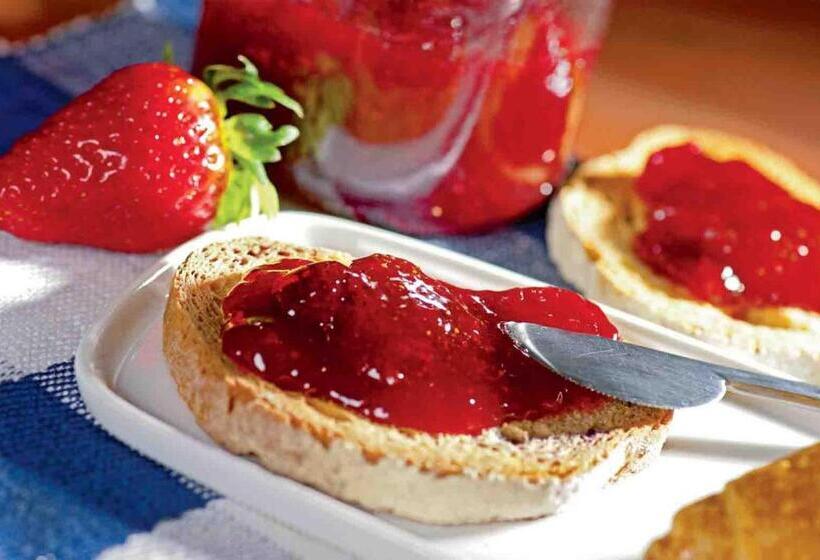 חדר דלוקס לשלושה, Souris