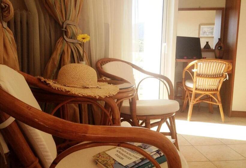 חדר דלוקס לשלושה עם נו לים, Souris