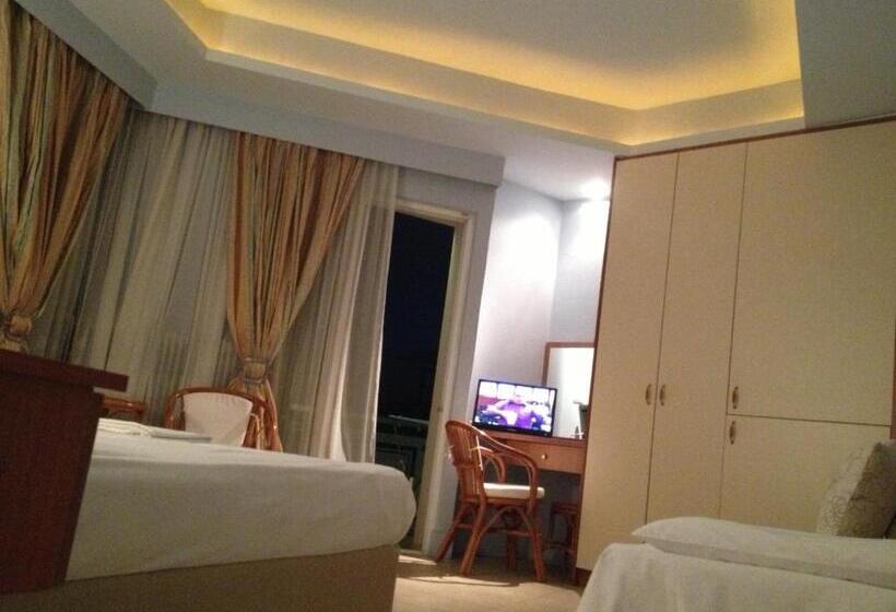 חדר דלוקס לשלושה עם נו לים, Souris