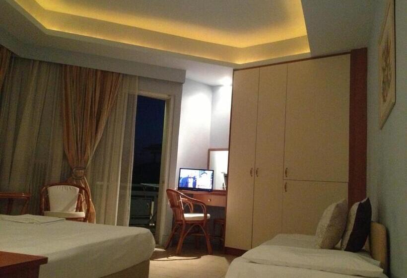 חדר דלוקס לשלושה עם נו לים, Souris