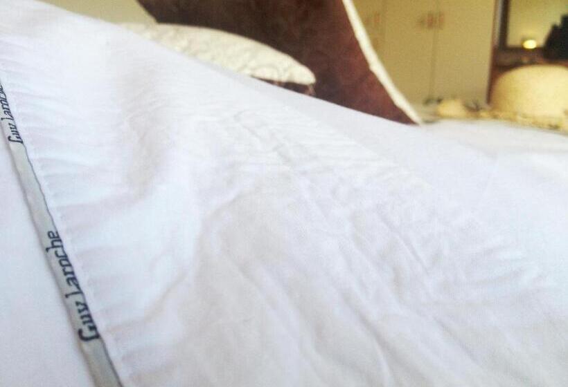 חדר דלוקס, Souris