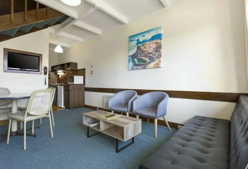 ２ベッドルームアパートメント, Village Family Motor Inn