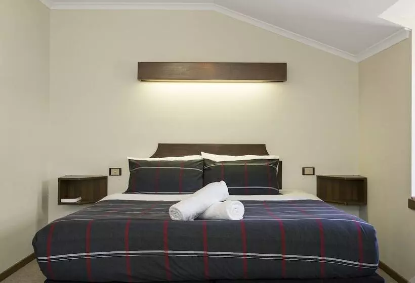 ３ベッドルームアパートメント, Village Family Motor Inn