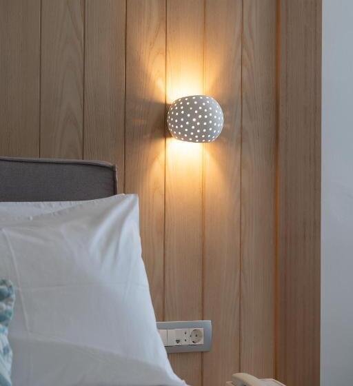 Camera Superiore con Vista, Volcano View By Caldera Collection