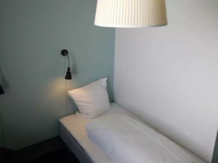 スタンダードシングルルーム, Motel X