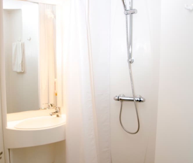 スタンダードルーム, Motel X