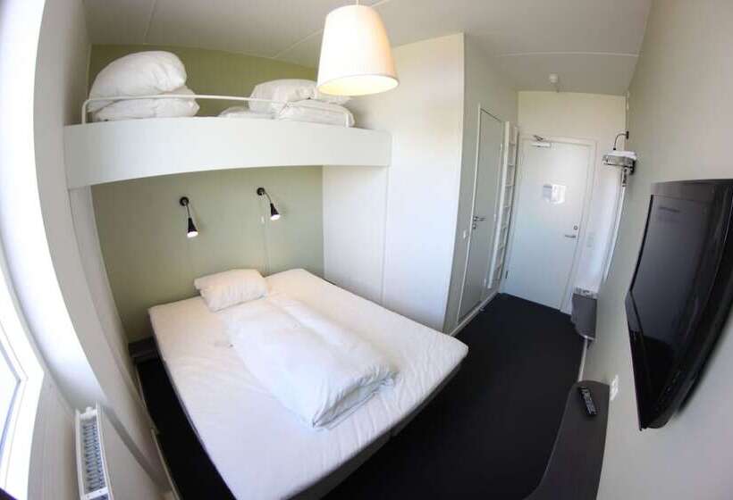 スタンダードトリプルルーム, Motel X