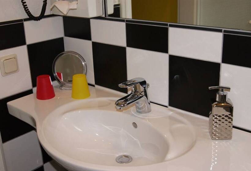 Номер Стандарт, Gastehaus  Alte Backerei  Kaffeehaus