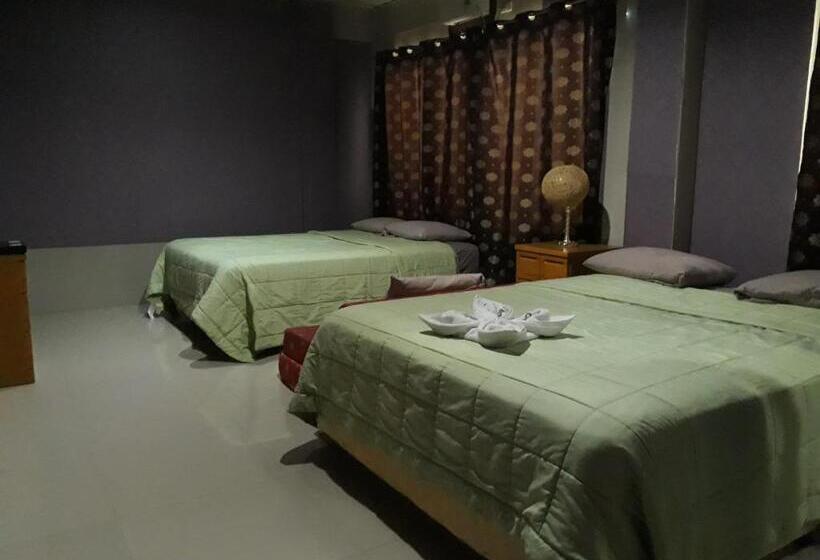 اتاق خانوادگی, Bnt Inn