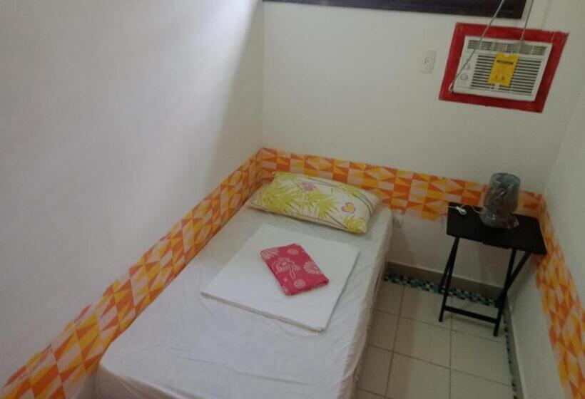 اتاق استاندارد یک تخته با سرویس بهداشتی مشترک, Bnt Inn