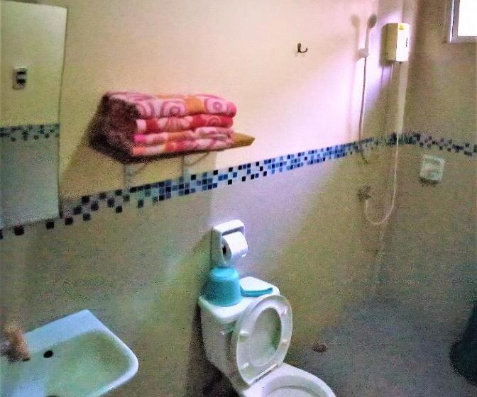 اتاق خانوادگی, Bnt Inn