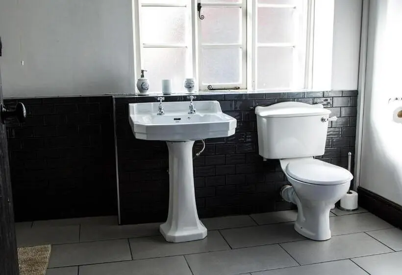 اتاق استاندارد, The Old Crown