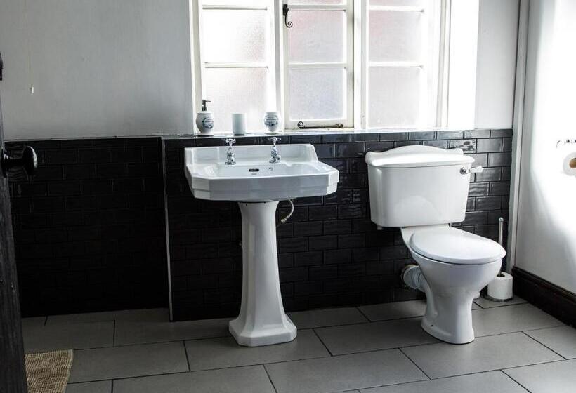 スタンダード4人部屋, The Old Crown